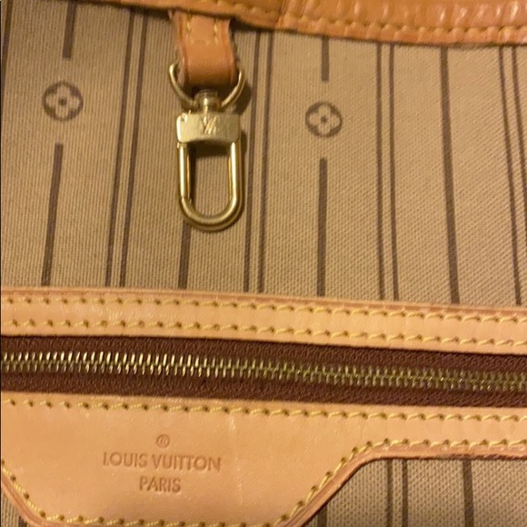Authentic Louis Vuitton - Picture 6 of 8
